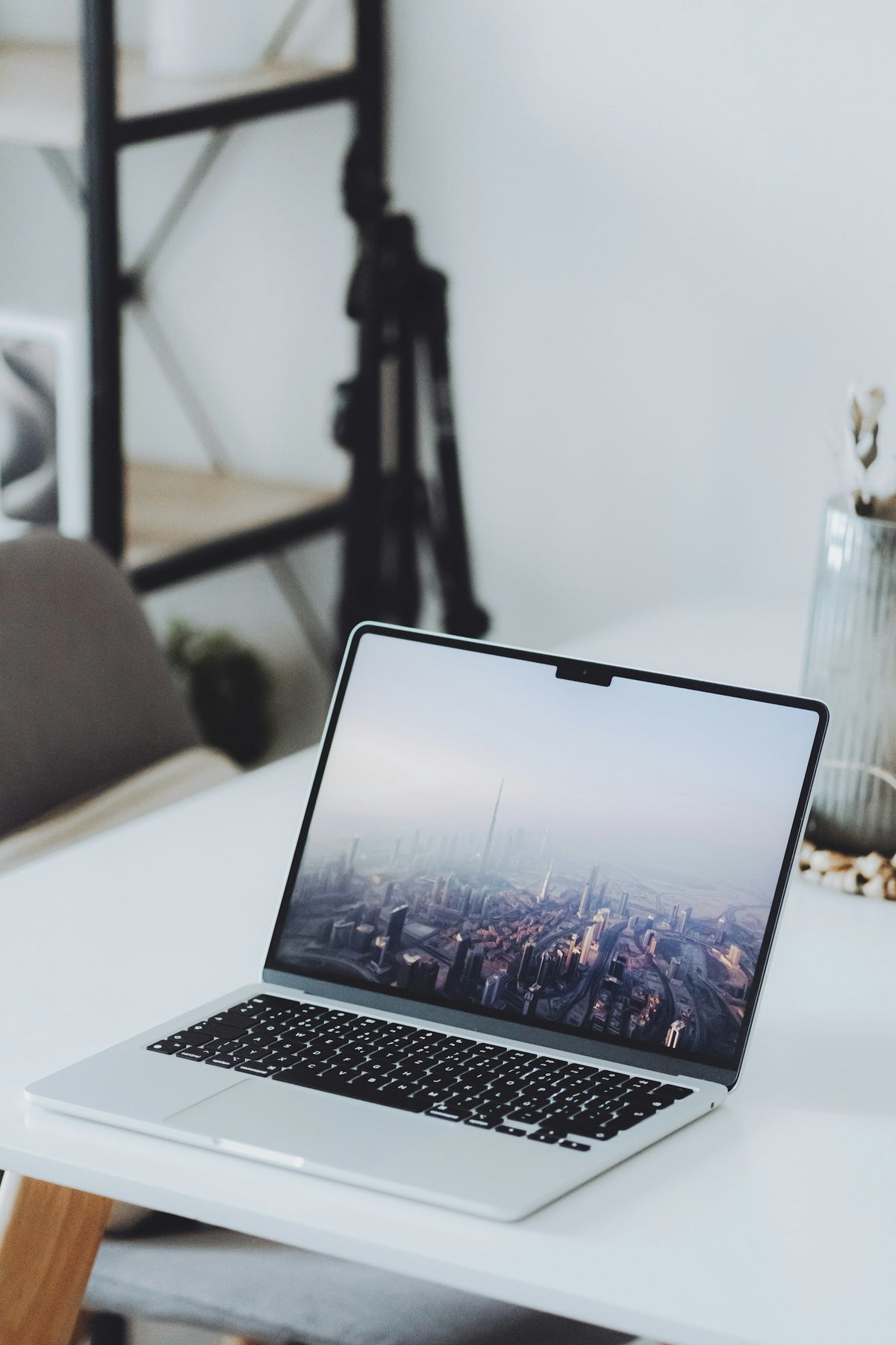 Ordinateur portable sur un bureau